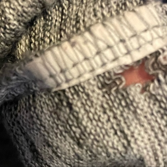 SEDUCTIONS by SIRENS Light Grey Turtle Neck Cropped Long Sleeve ‼️$9 price drop - Picture 9 of 10